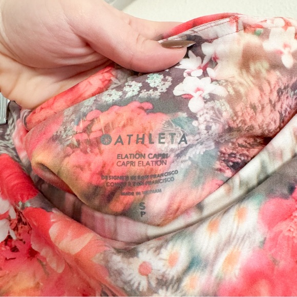 Athleta Floral Elation Capri - Picture 6 of 6